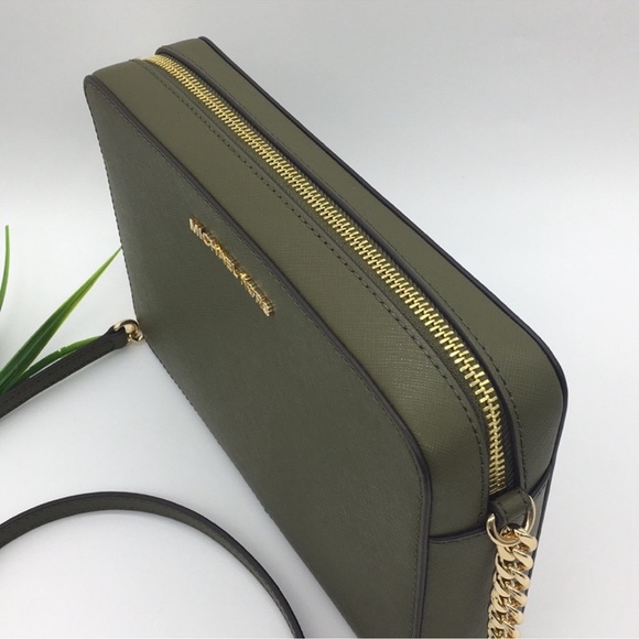 Michael Kors Jet Set Item Large East West Zip Crossbody Leather Olive 
NWT - Picture 9 of 12